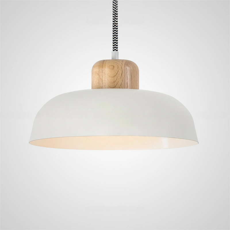 Размер M. Цвет белый (Аляска), светлое дерево.