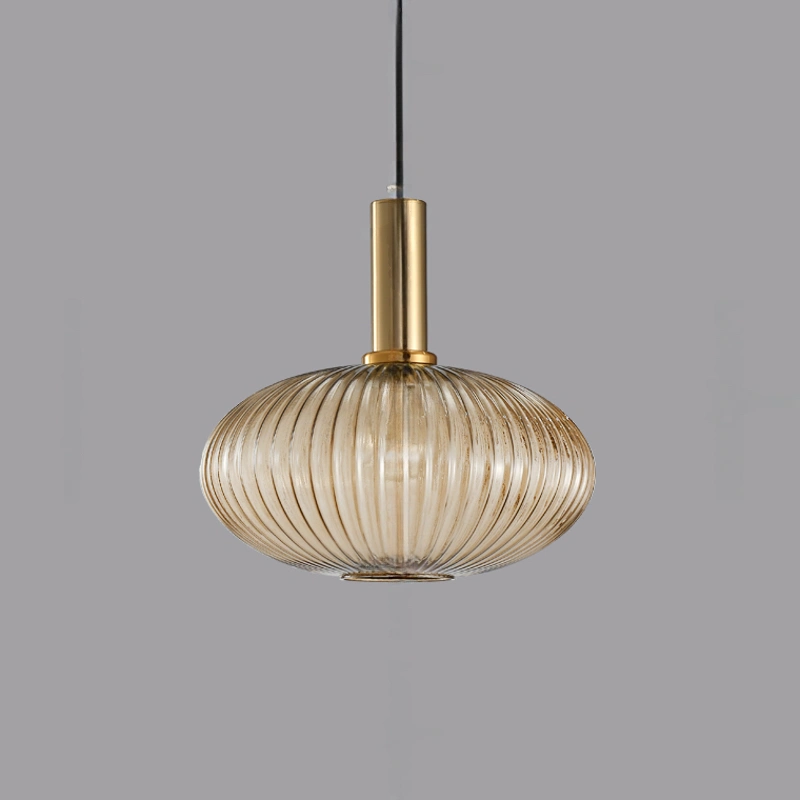 Модель C. Плафон коньяк. Цвет патрона латунь.