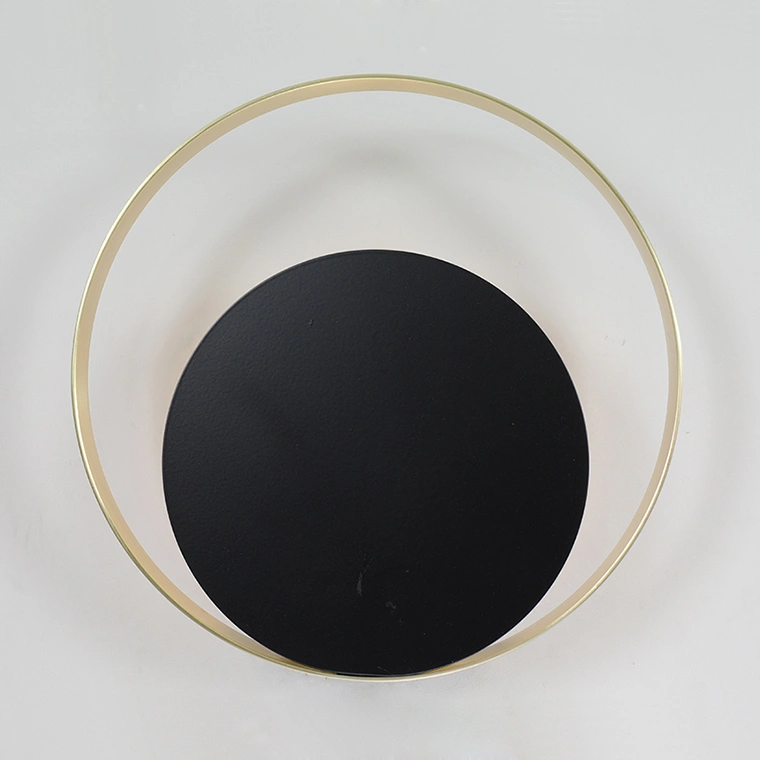 Размер L. Цвет золото+черный.