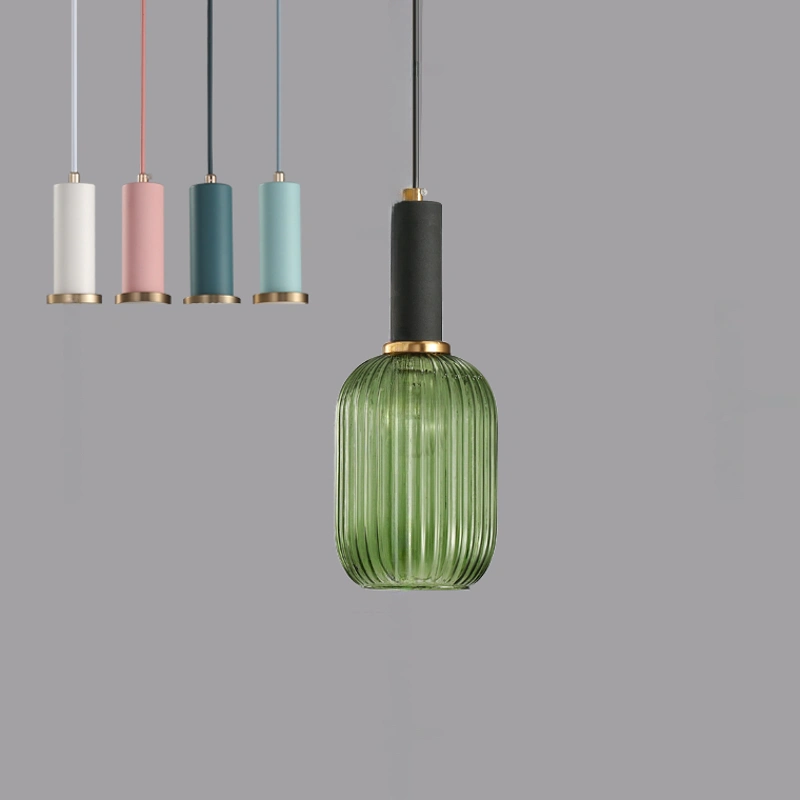 Модель A. Плафон зеленый. Цвет патрона черный.