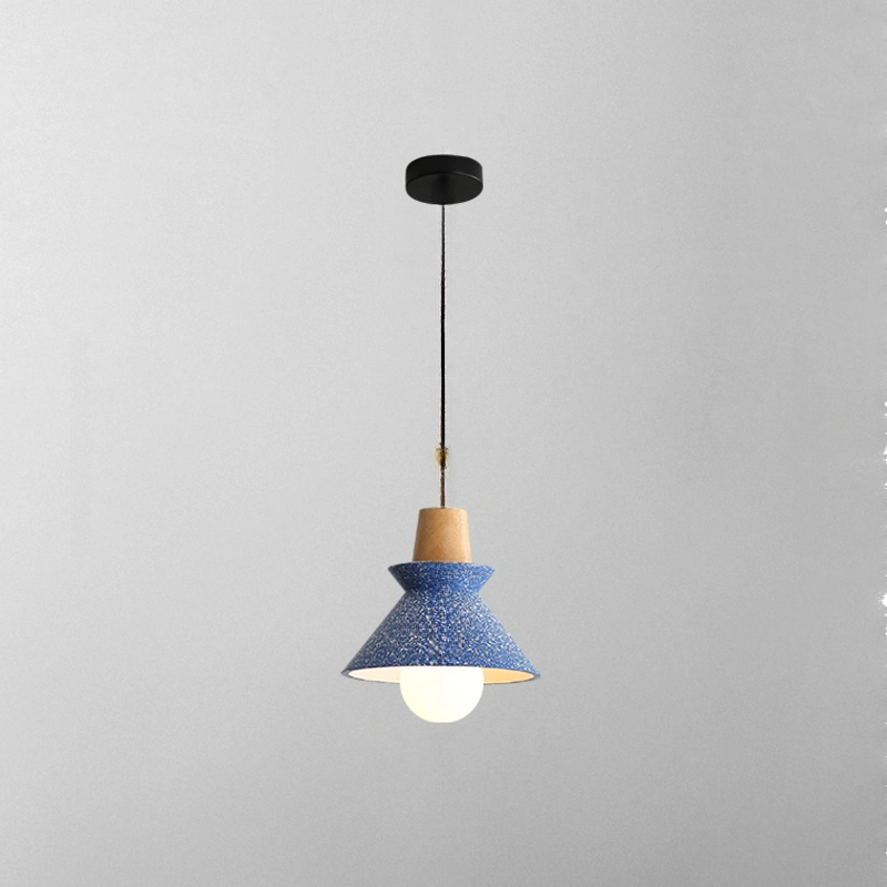 Цвет синий крапчатый.