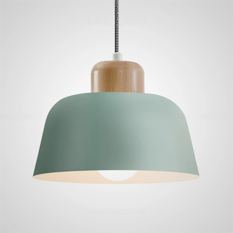 Размер S. Цвет голубой (Хорватия), светлое дерево.