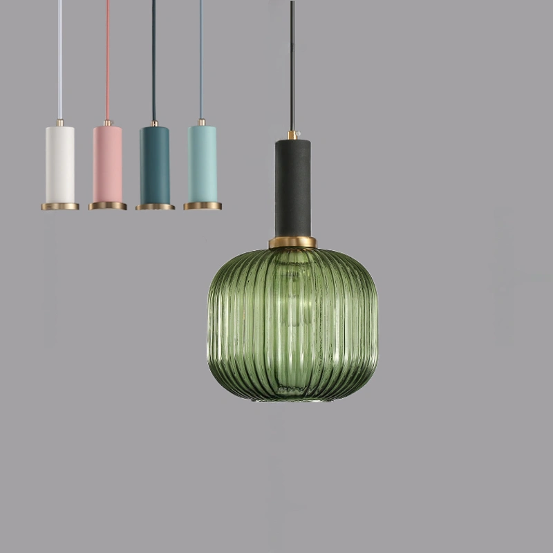 Модель В. Плафон зеленый. Цвет патрона черный.