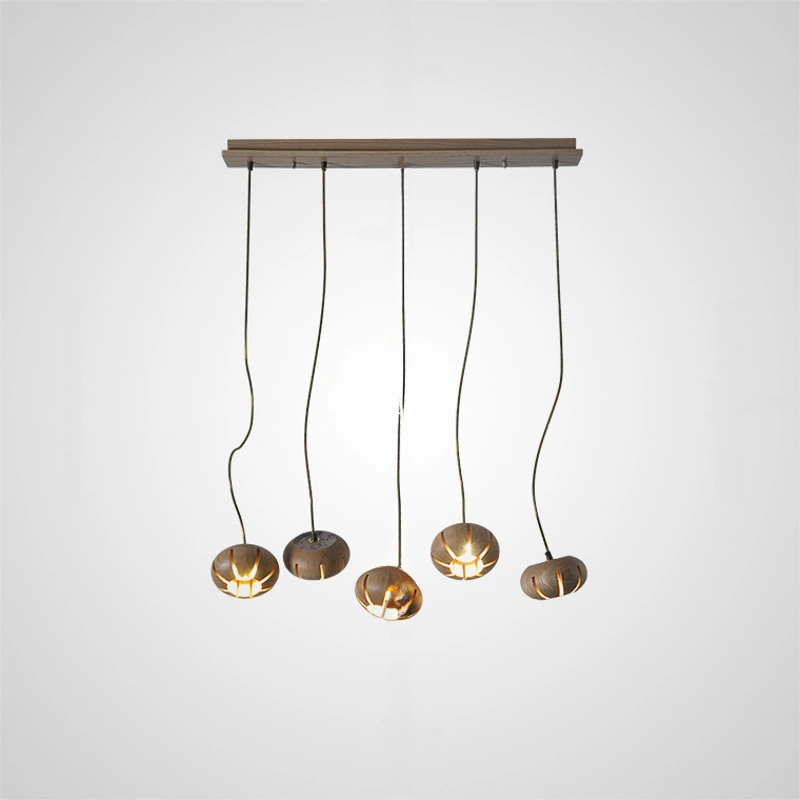 5 плафонов на планке. Светлое дерево.