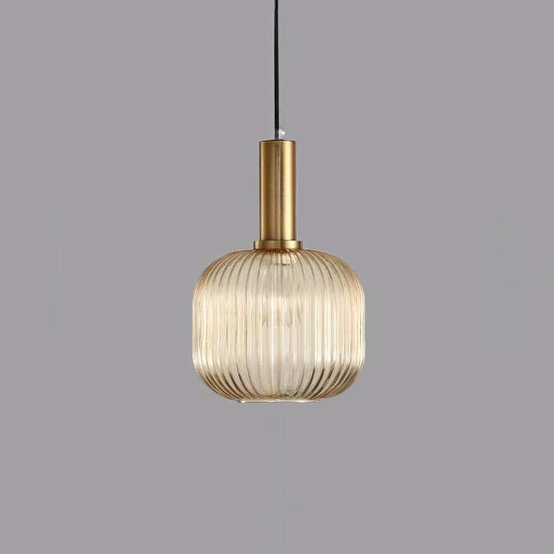 Модель В. Плафон коньяк. Цвет патрона латунь.