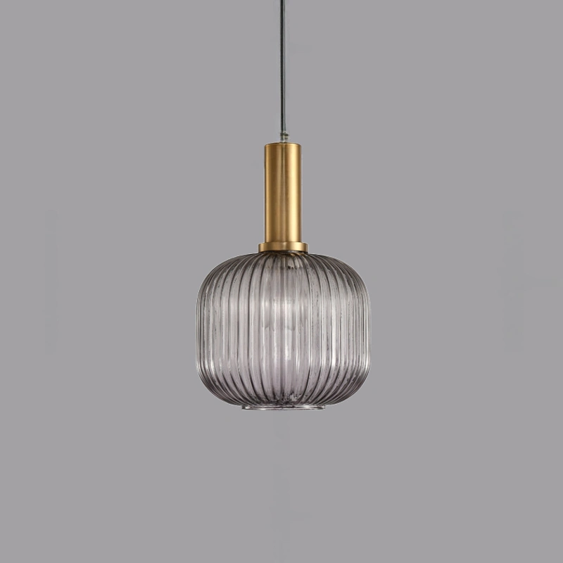 Модель В. Плафон дымчато-серый. Цвет патрона латунь.