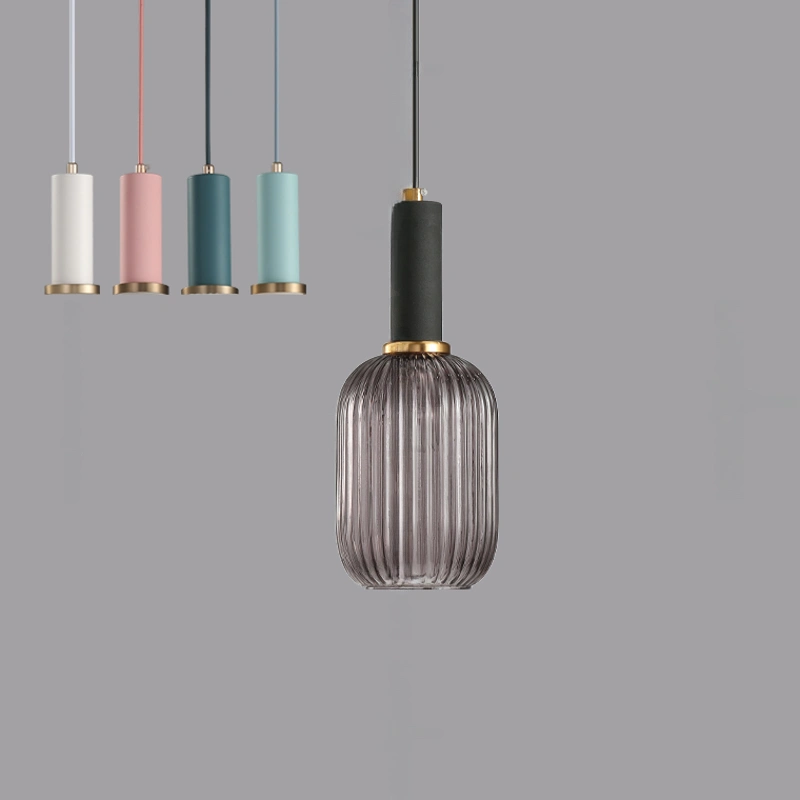 Модель A. Плафон дымчато-серый. Цвет патрона черный.