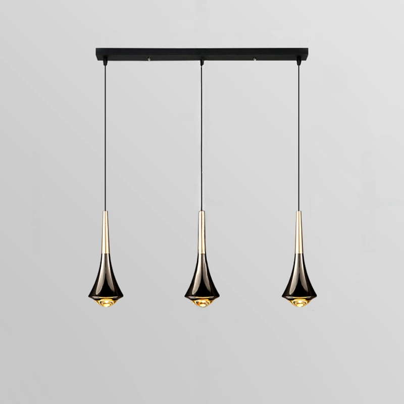 3 светильника на планке. Плафон жемчужно-черный. Стандартный. Теплый свет