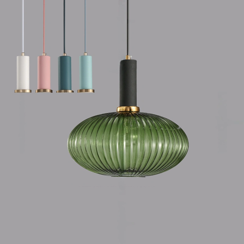 Модель C. Плафон зеленый. Цвет патрона черный.