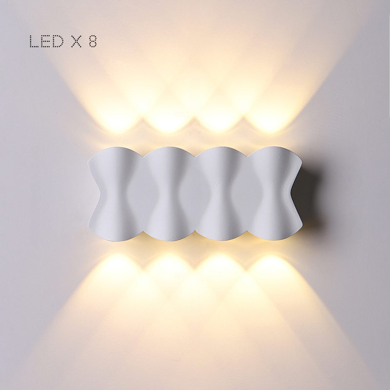 8 ламп. Цвет Белый